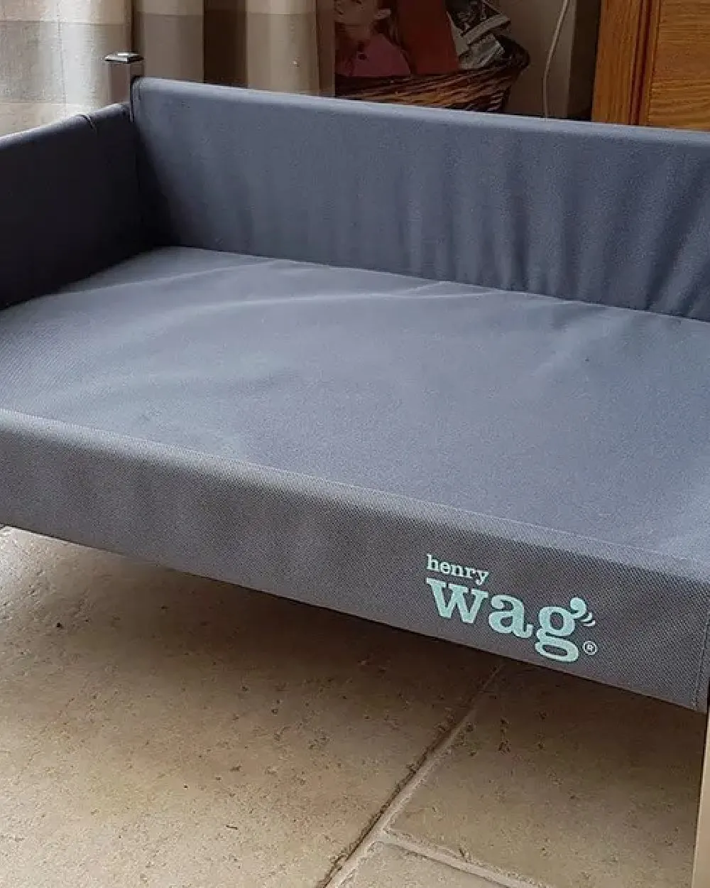 Henry Wag Elevated Dog Bed