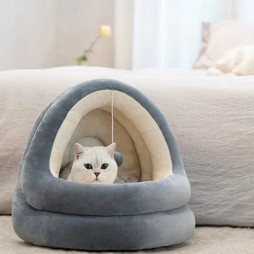 Luxurious Nesting Cave